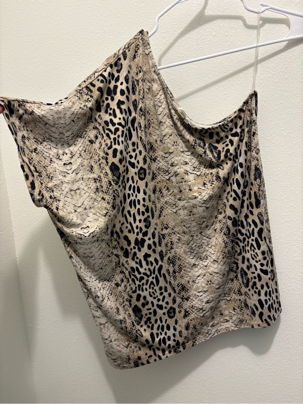 entro Beige and Black Animal Print One-Shoulder Camisole